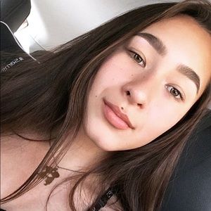 Meet your Posher, Lily